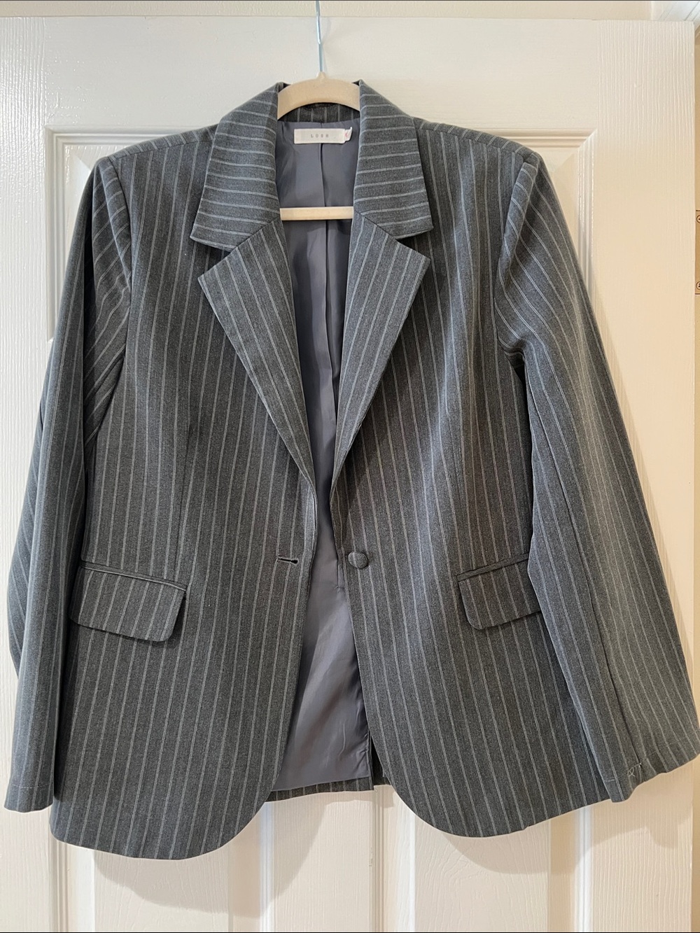 LUSH OVERSIZED GRAY PINSTRIPE BLAZER S